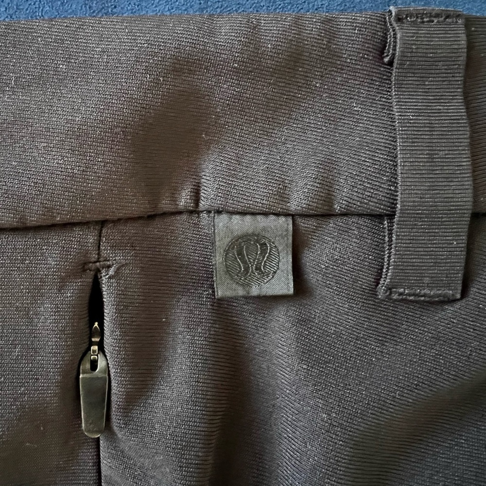Lululemon commission slim fit Men's Black pants 32 - Picture 3 of 3
